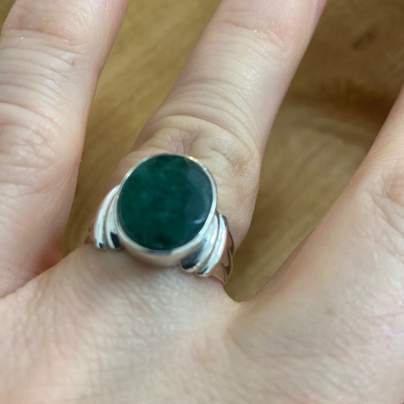 Dark Green Emerald Sterling Silver Ring. Size 8 - Picture 4 of 7